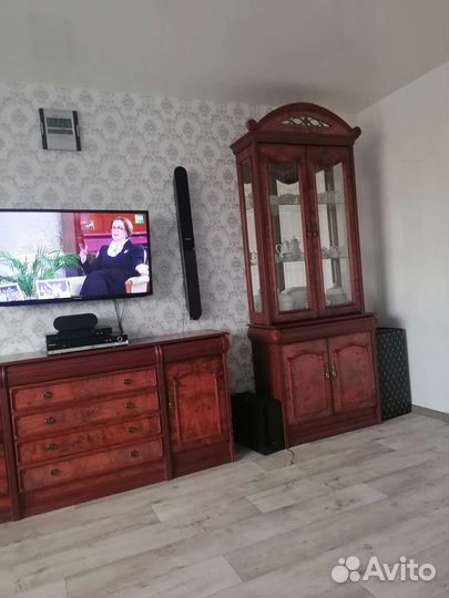Стенка из карельской березы