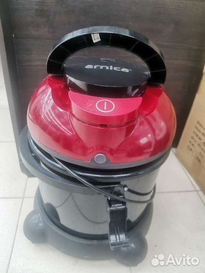 Пылесос с аквафильтром Arnica Tayfun typ 144