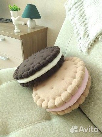 Подушка печенье. Подушка декоративная