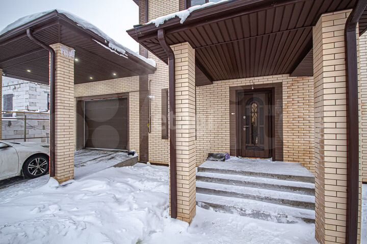 Коттедж 257 м² на участке 8 сот.