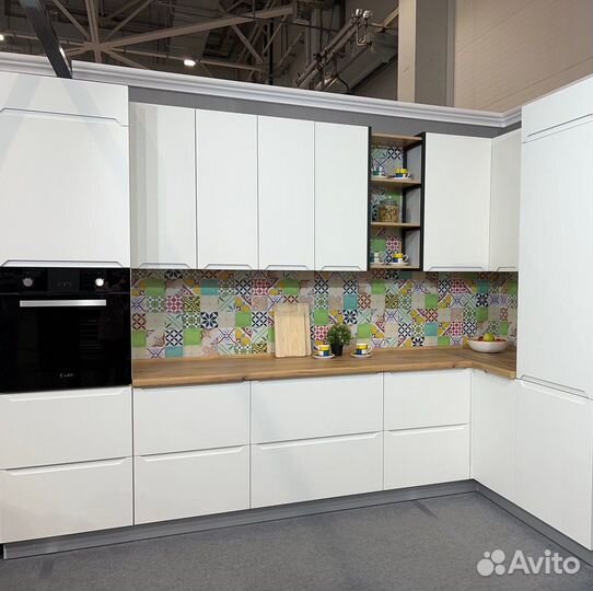 Кухня до потолка