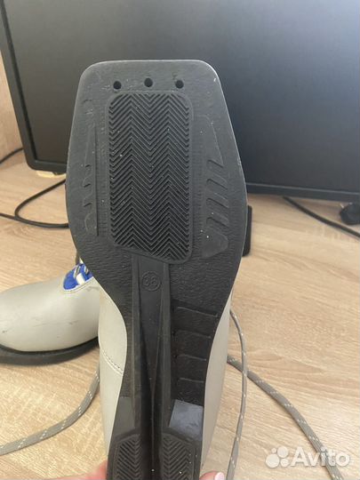 Лыжные ботинки детские р.36