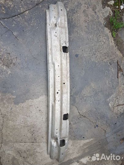 E39 усилитель заднего бампера