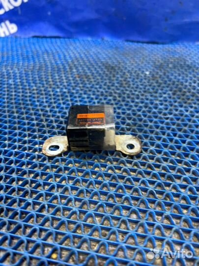 Датчик удара Nissan Cefiro A33 седан VQ20 2000