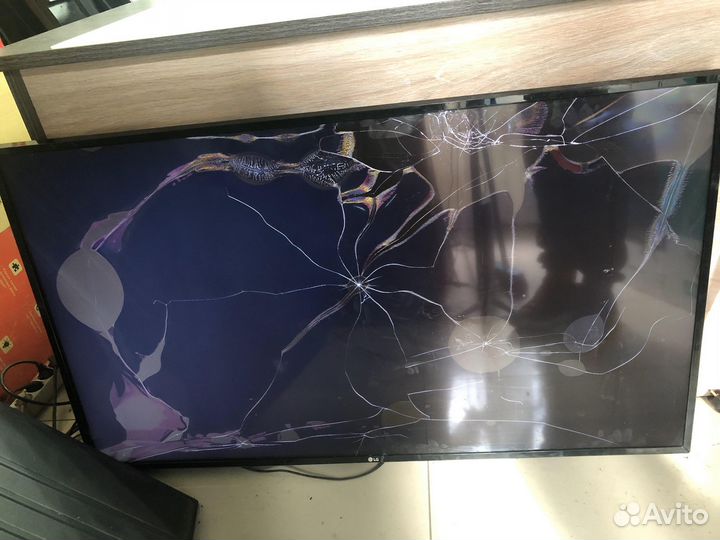 Телевизор LG 49UM7020PLF (Разбор)(По запчастям)