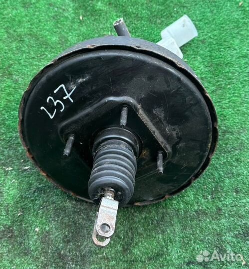 Вакуумный усилитель тормозов Toyota Rav4 2002