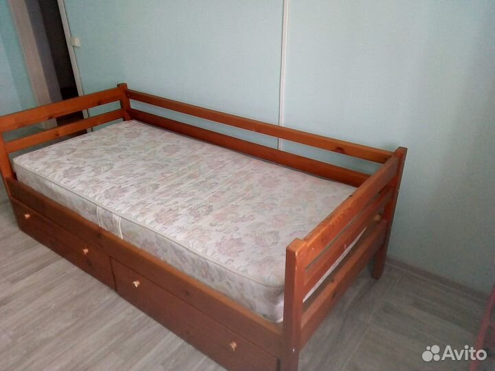 Кровать из массива 90200 состояние хорошее