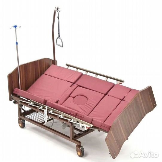 Медицинская кровать для инвалидов
