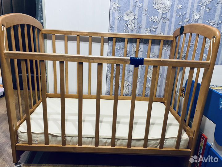 Детская кроватка