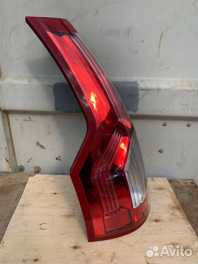 Задний левый фонарь Citroen C4 Picasso