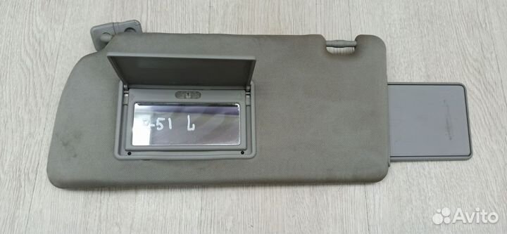 Козырек солнцезащитный Nissan pathfinder R51 Лев