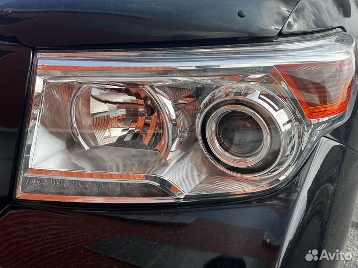 Фары Toyita Land Cruiser 200