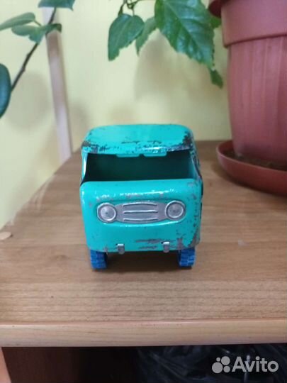 Игрушка грузовик УАЗ головастик. СССР