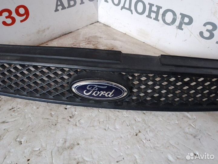 Решетка радиатора Ford Fiesta 2003