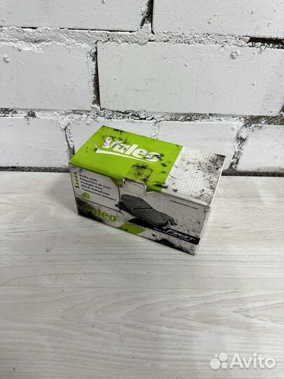 Колодки новые Valeo F20 F30 F32 F33