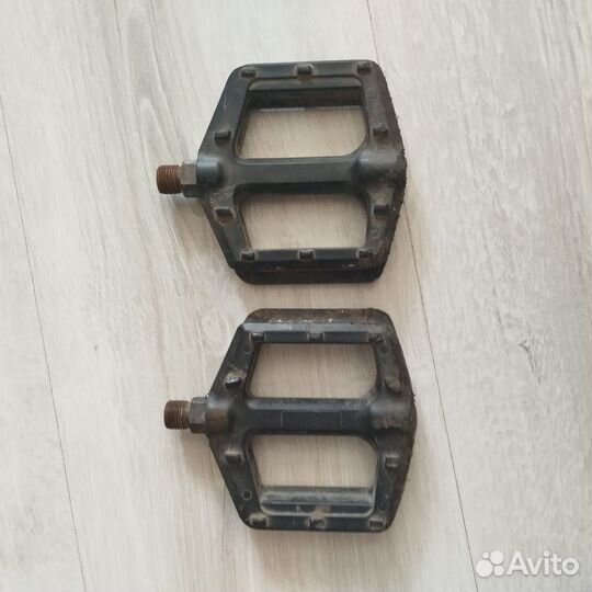 Педали для велосипеда