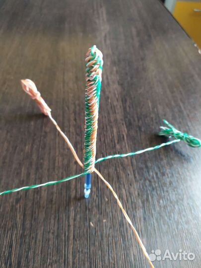 Гелиевая ручка плетёная