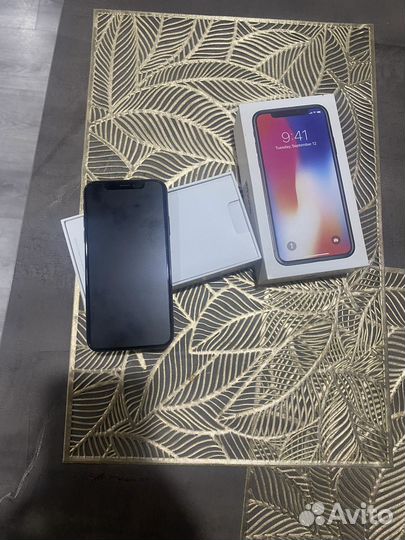 iPhone X, 64 ГБ