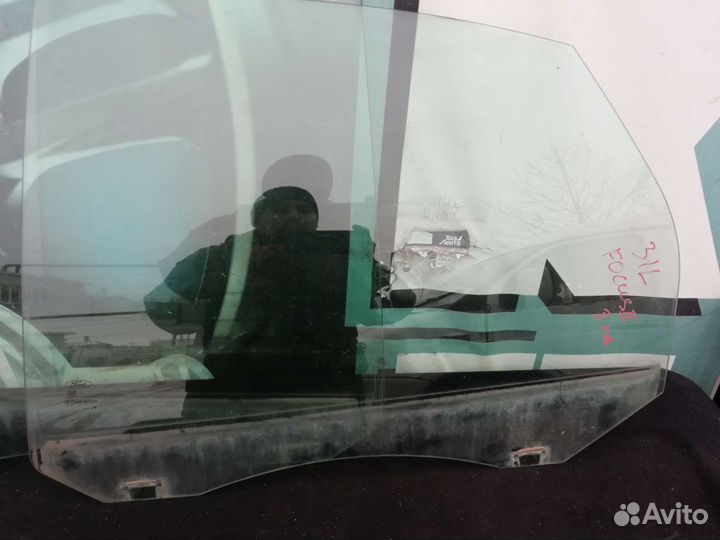 Стёкла боковые задние Форд фокус2