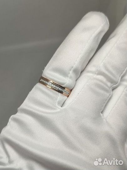 Золотое кольцо с камнем 18,5р