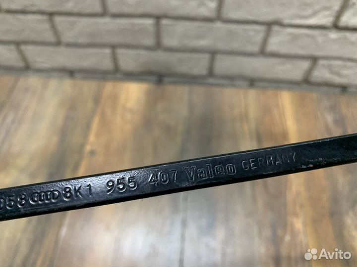 Audi A5 (8T) Поводок стеклоочистителя передний