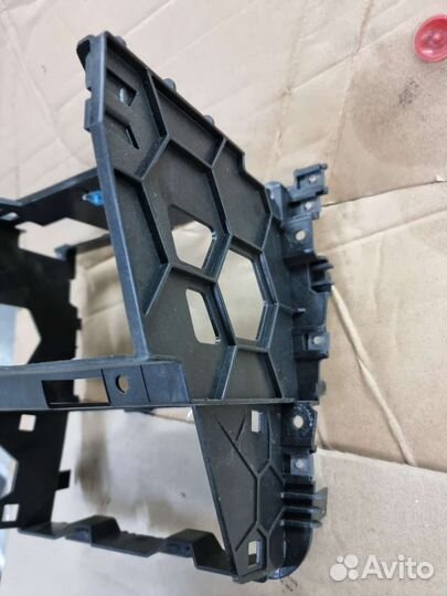 Рамка магнитолы VW Golf V