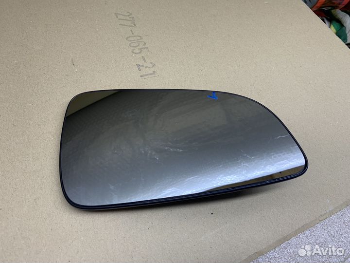 Зеркальный элемент правый Opel Astra H