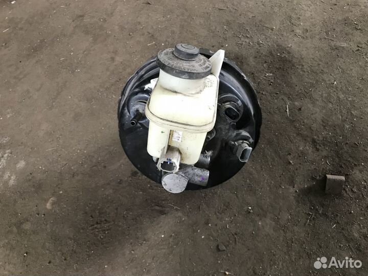 Главный тормозной цилиндр Toyota Tundra Sequoia