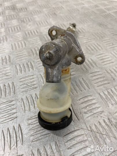 Б/У главный цилиндр сцепления Hyundai Accent LC