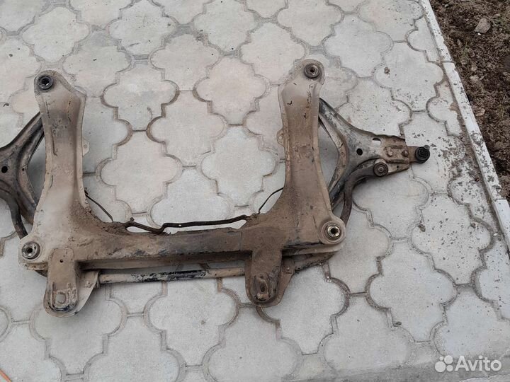 Подрамник передний в сборе Audi 80 b3