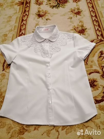 Школьные блузки для девочки, в отличном состоянии