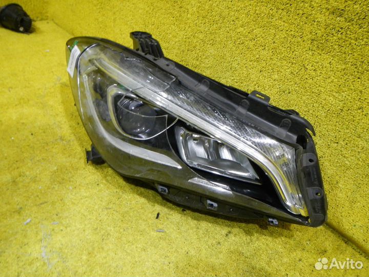 Фара правая Mercedes-Benz CLA-Class