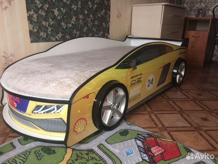 Кровать машина