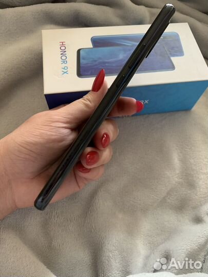 Телефон Honor 9х