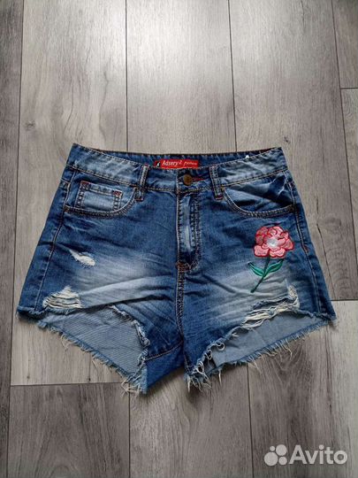 Шорты женские