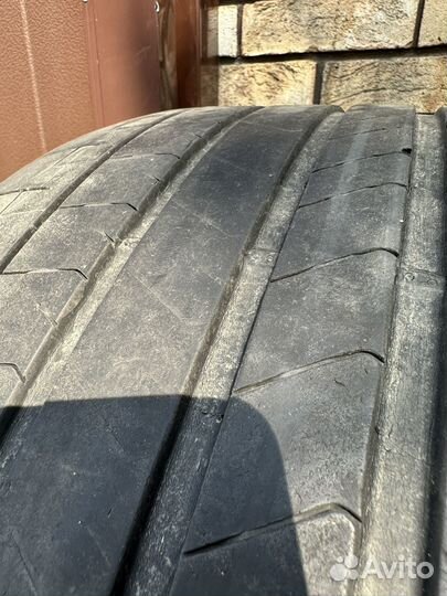 Pirelli P Zero 295/35 R21 и 315/35 R21 111Y