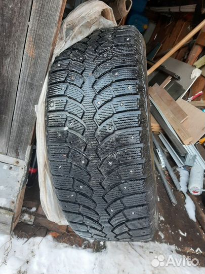 Bridgestone Blizzak Spike-01 235/60 R16