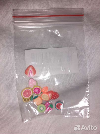 Стразы на ногти