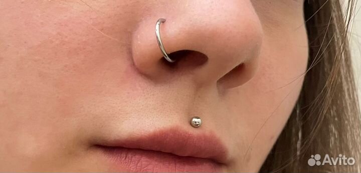 Модель на пирсинг