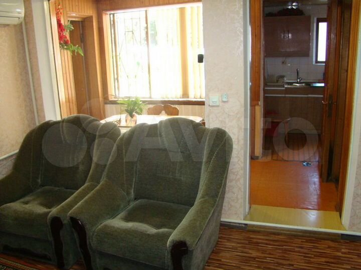 2-к. квартира, 35 м², 1/3 эт.