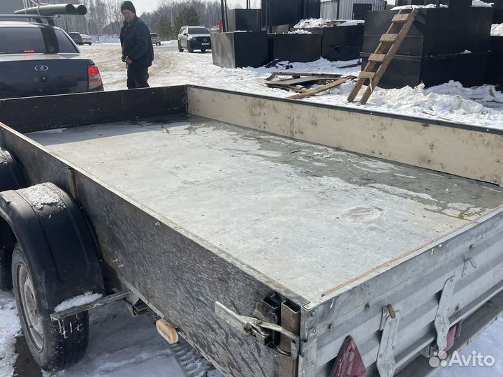 Прицеп легковой двухосный бу 2\ 3,5