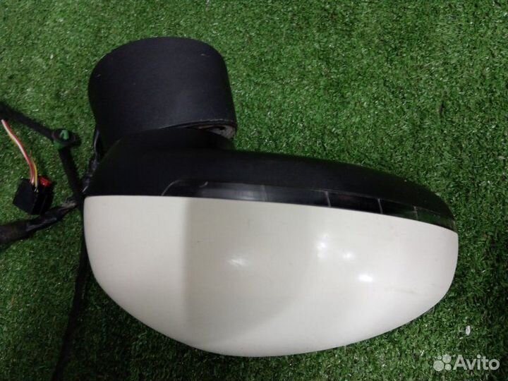 Зеркало заднего вида боковое правое Audi A1 8X1