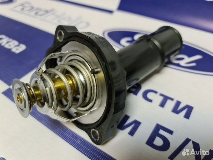 Термостат в сборе с корпусом Ford Focus 2 1.8-2.0
