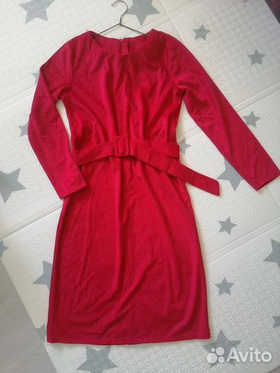 Бархатное красное платье