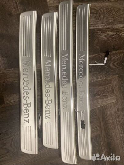 Накладка на порог с подсветкой mercedes