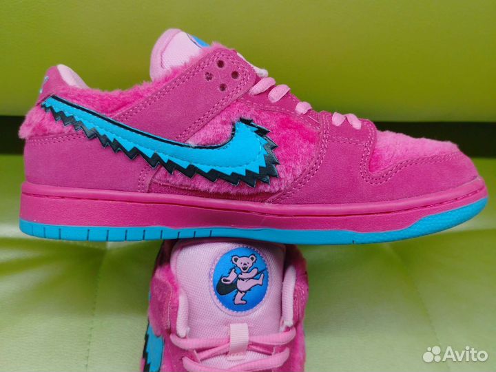 Nike sb dunk low grateful dead bears pink