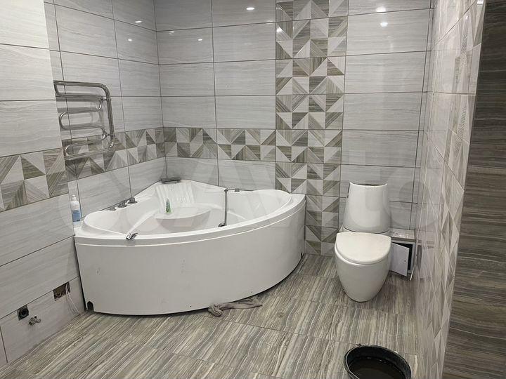 4-к. квартира, 84 м², 2/5 эт.