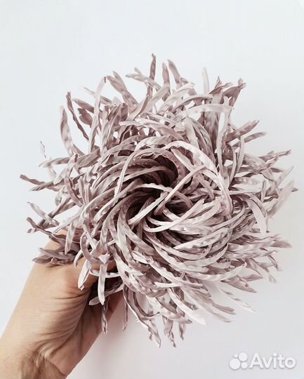 Болшой цветок. Брошь, чокер