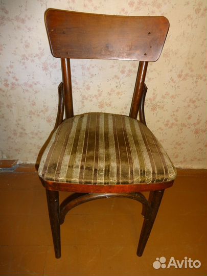 Стул деревянный