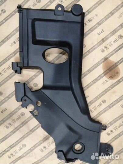 Кожух замка капота Toyota Avensis